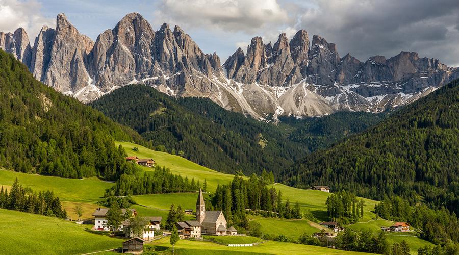 Senderismo en Dolomitas.