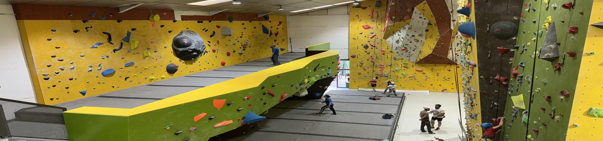 VIERNES DE 10:00 A 22:00 