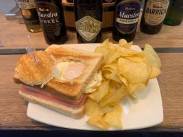 Sandwich mixto con huevo 3,70 €  Sandwich mixto 3.0 €